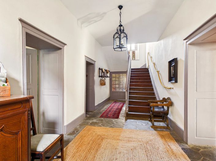 Image No.2-9 Bed House for sale