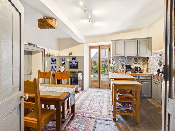 Image No.5-9 Bed House for sale