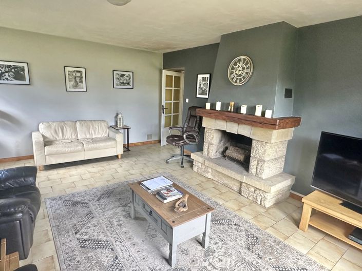 Image No.9-3 Bed House for sale