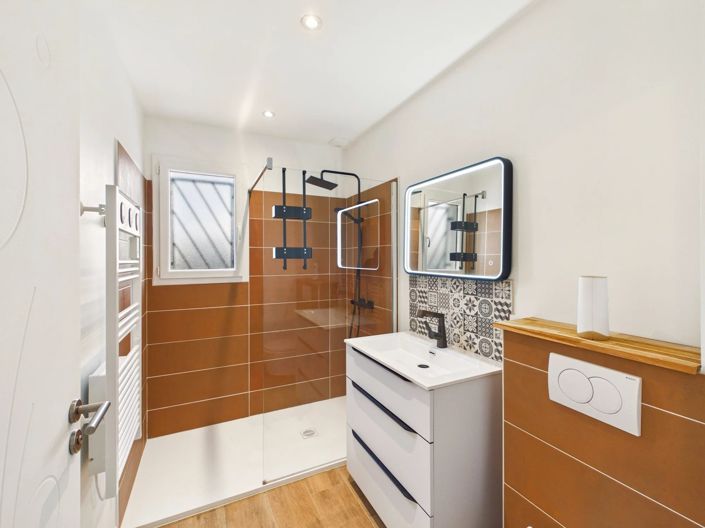 Image No.11-4 Bed House for sale