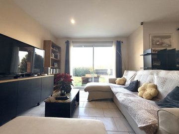 e68227b81996e8c05965917a0330518e7ec706deb7403