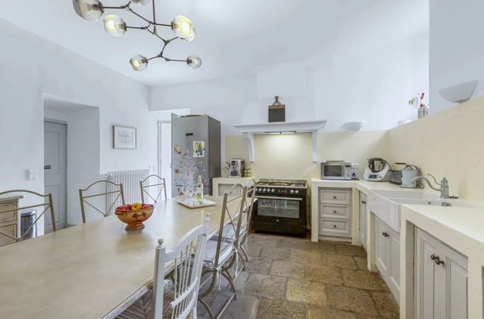 Image No.13-12 Bed House for sale