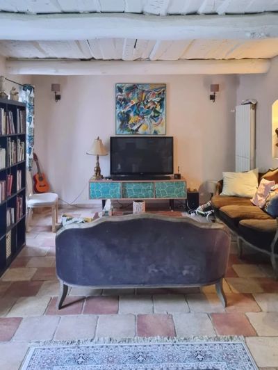 Image No.12-8 Bed Property for sale