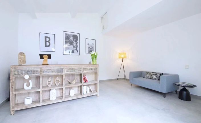 Image No.4-9 Bed House for sale