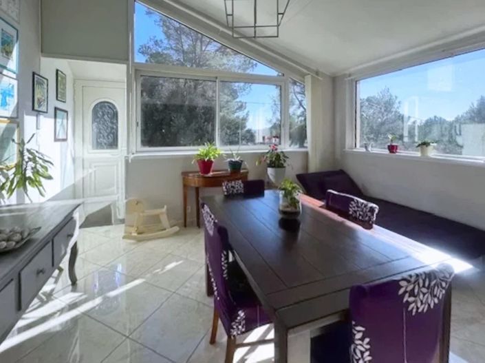 Image No.10-4 Bed House for sale