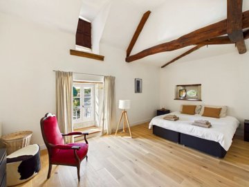 34eb1fe01a6b46b9f10a351da20a62492fa524305c200