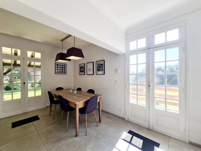 Image No.10-5 Bed House for sale