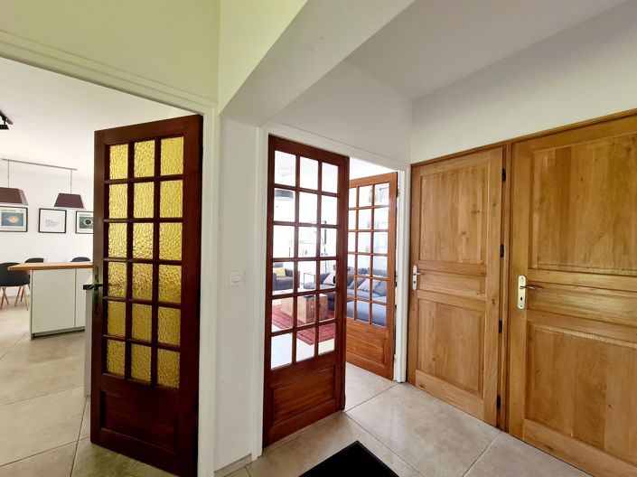 Image No.11-5 Bed House for sale