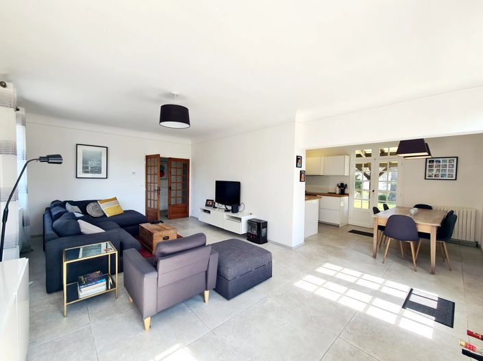 Image No.3-5 Bed House for sale