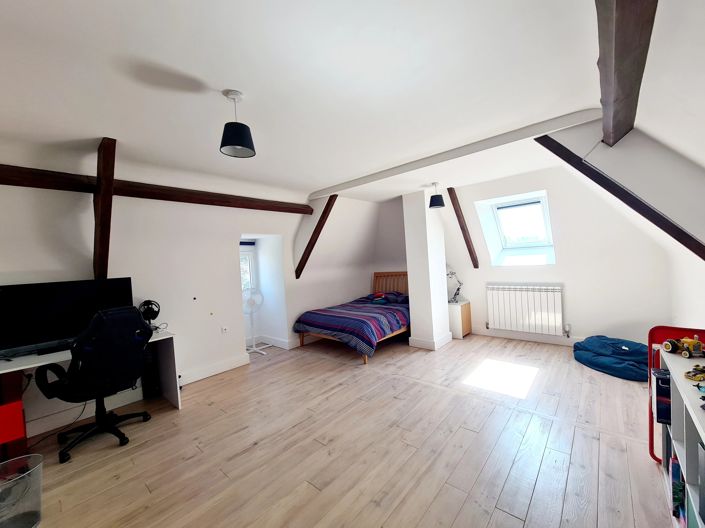 Image No.8-5 Bed House for sale