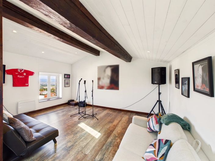 Image No.11-3 Bed House for sale