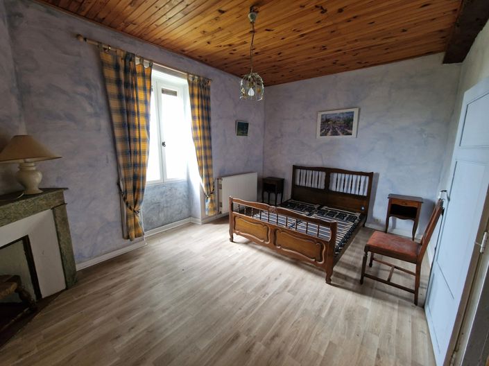 Image No.6-5 Bed House for sale