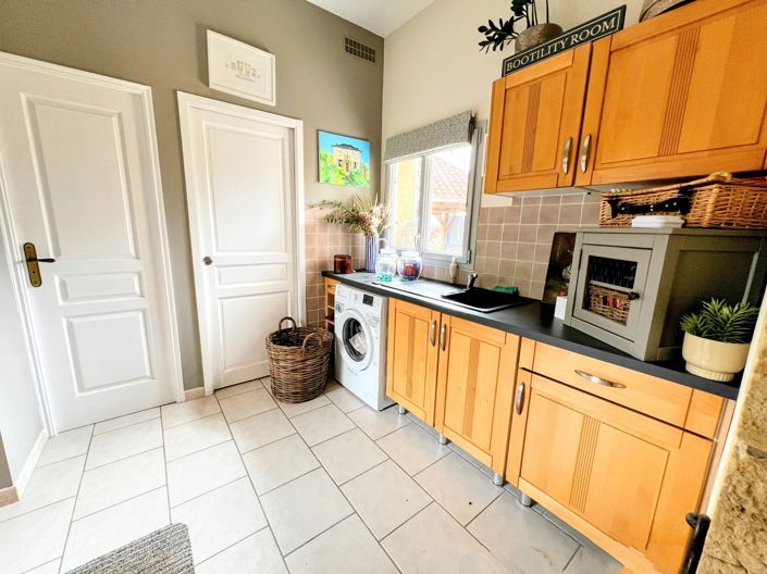 Image No.15-3 Bed House for sale