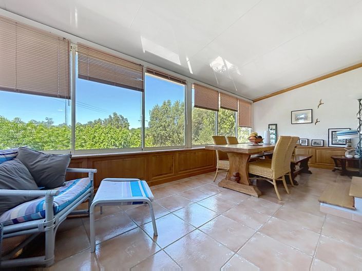 Image No.5-5 Bed House for sale