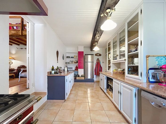 Image No.9-5 Bed House for sale