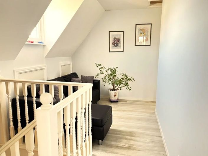 Image No.12-3 Bed House for sale