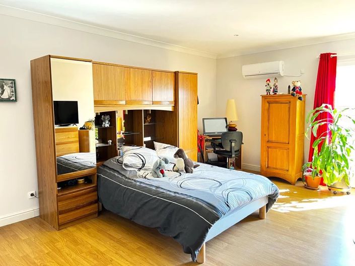 Image No.7-3 Bed House for sale