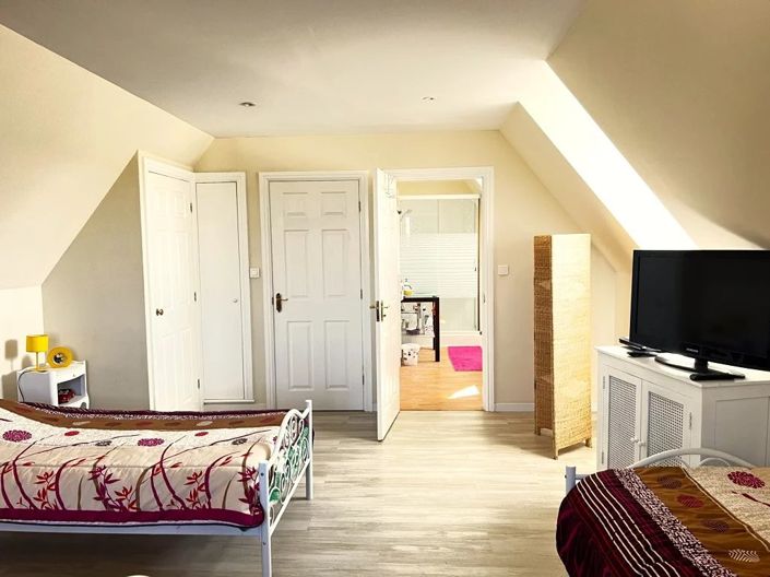 Image No.9-3 Bed House for sale