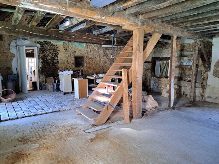 Image No.9-2 Bed House for sale