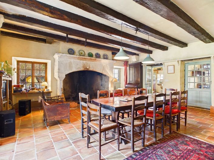 Image No.3-10 Bed House for sale