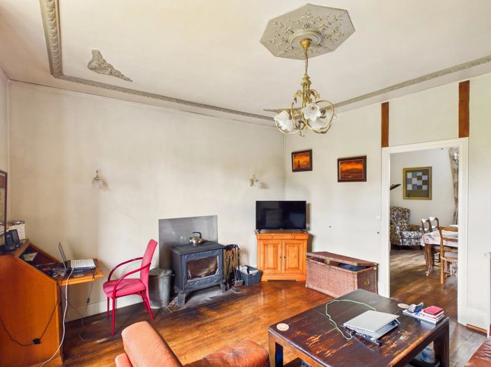 Image No.10-6 Bed House for sale
