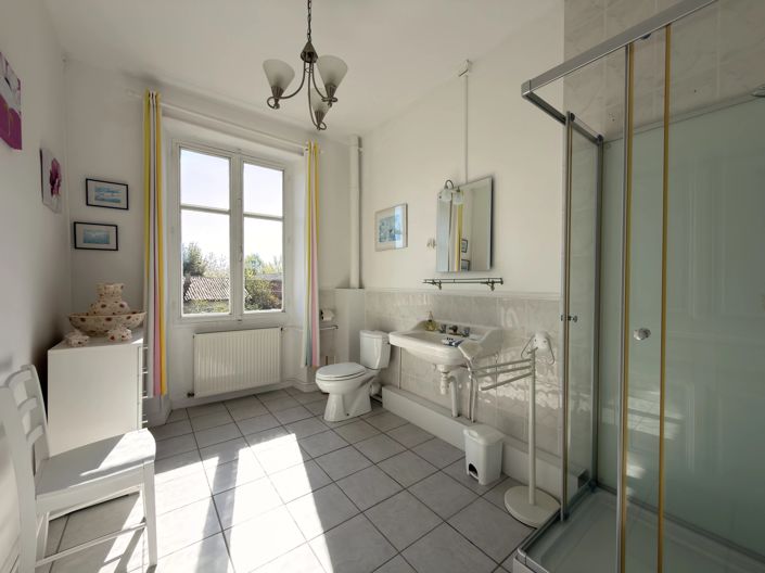 Image No.11-6 Bed House for sale