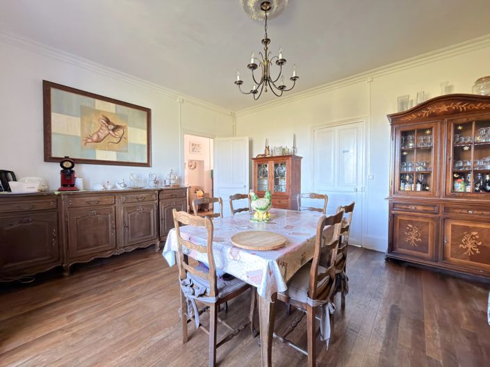 Image No.6-6 Bed House for sale