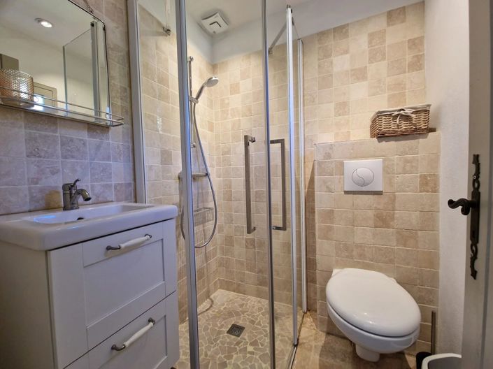 Image No.12-5 Bed House for sale