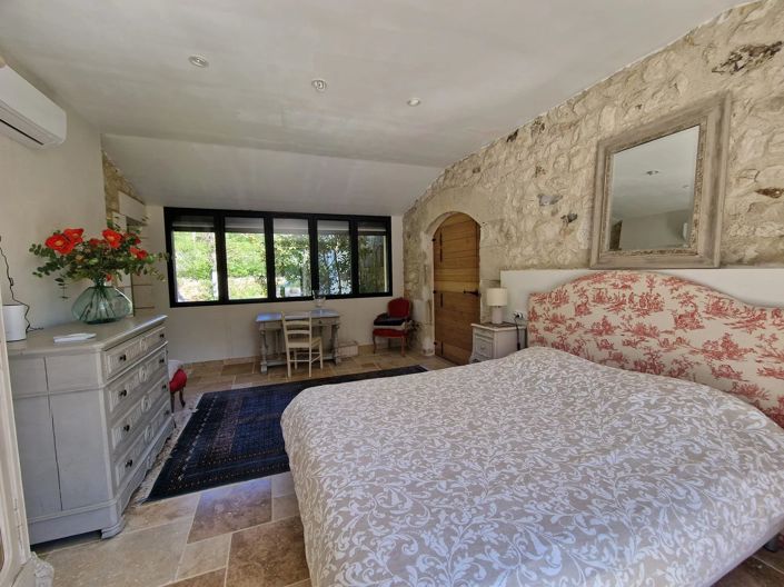 Image No.7-5 Bed House for sale