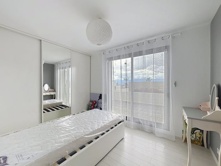 Image No.14-4 Bed House for sale