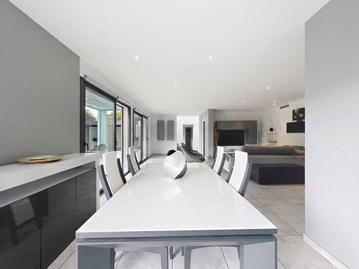 Image No.5-4 Bed House for sale