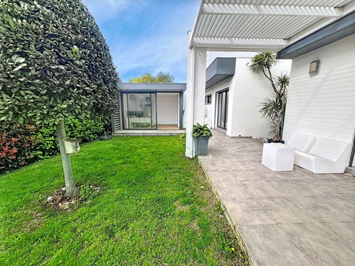 Image No.6-4 Bed House for sale