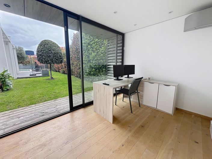 Image No.7-4 Bed House for sale