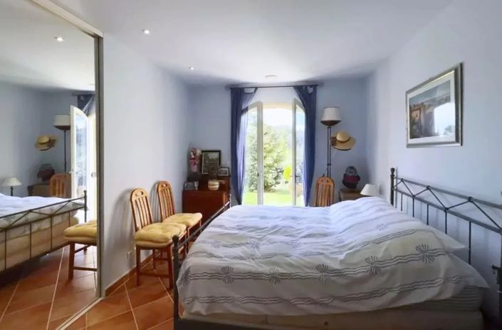 Image No.11-3 Bed House for sale