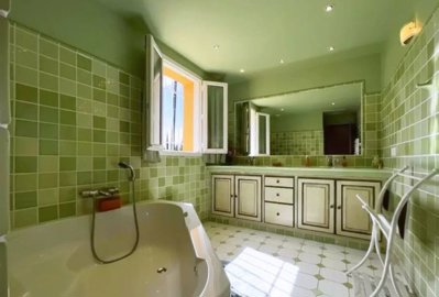 f260ea06e59a1bc5a960d8a74bb9aefe7e0e793e97161