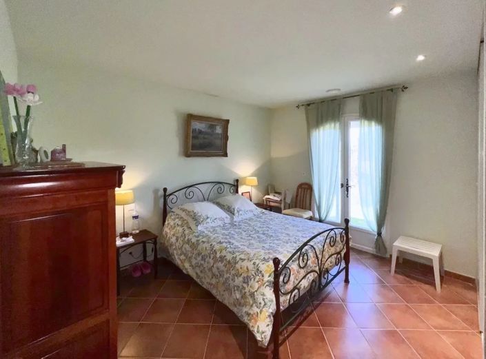Image No.12-3 Bed House for sale