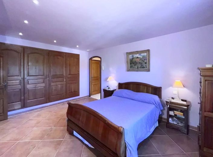 Image No.13-3 Bed House for sale