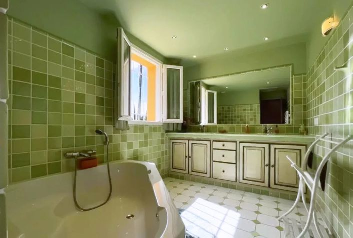 Image No.15-3 Bed House for sale