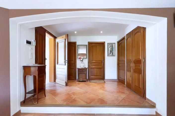 Image No.6-3 Bed House for sale