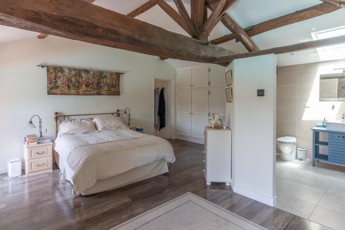 Image No.11-6 Bed House for sale