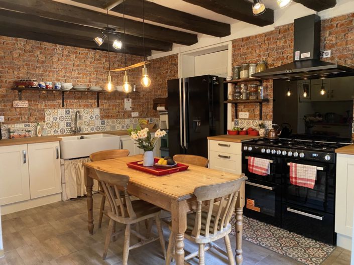 Image No.2-7 Bed Village House for sale