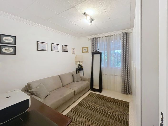 Image No.11-5 Bed House for sale