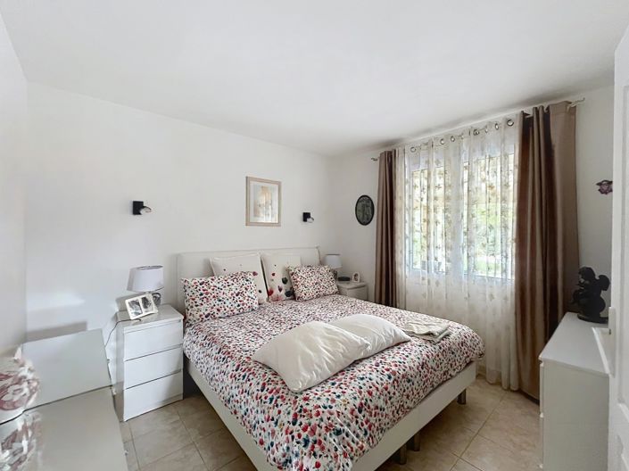 Image No.13-5 Bed House for sale
