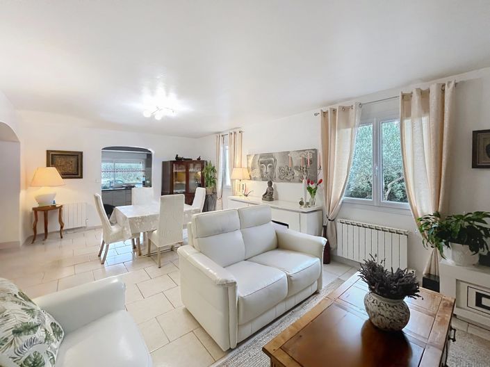 Image No.7-5 Bed House for sale