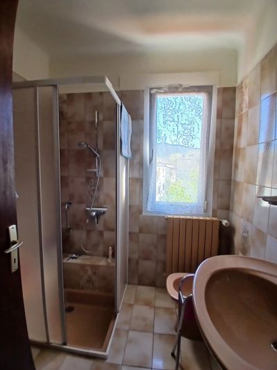 Image No.10-3 Bed House for sale