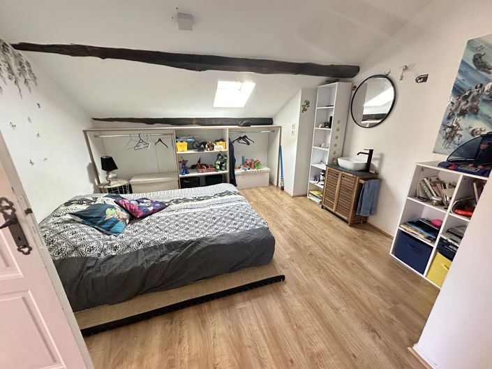 Image No.11-8 Bed House for sale