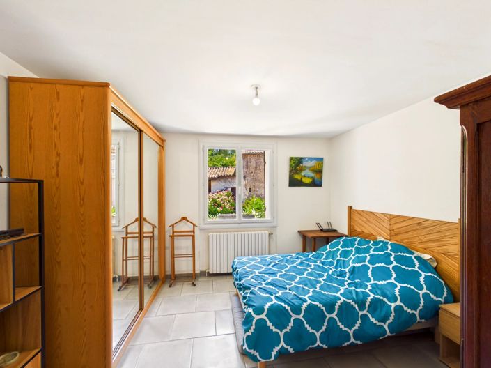 Image No.10-8 Bed House for sale