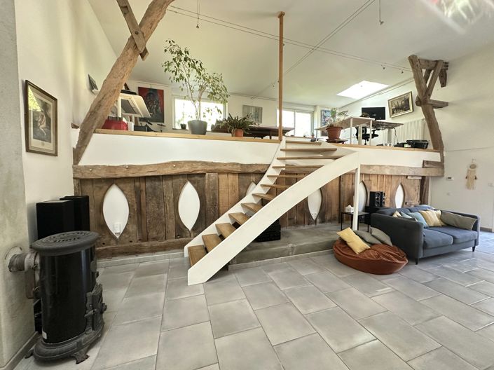 Image No.5-8 Bed House for sale