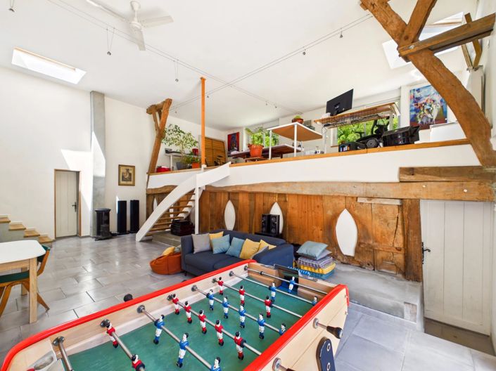 Image No.6-8 Bed House for sale