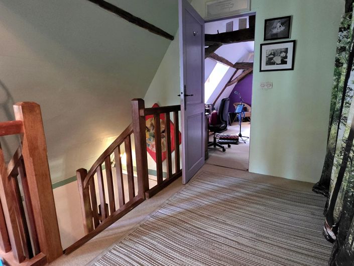 Image No.9-2 Bed House for sale
